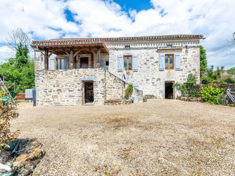 Maison en pierre de 5 pièces principales — photo 1