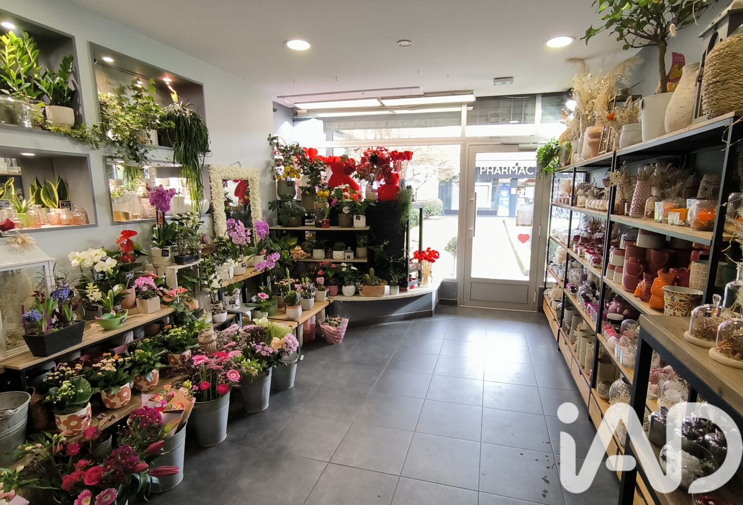 Vente Cadeaux, Fleurs 55 m&sup2; — photo 1