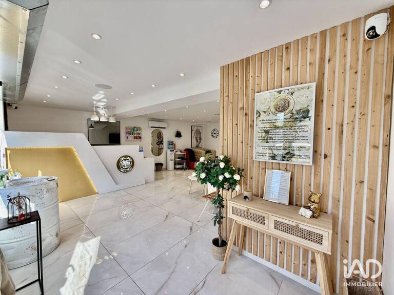 Vente Boutique/Local commercial 71 m&sup2; — photo 1
