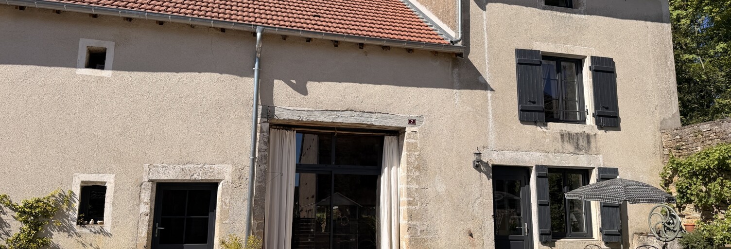 Maison 9 Pièces 251 m² à vendre à Saint-Broingt-les-Fosses (52190)