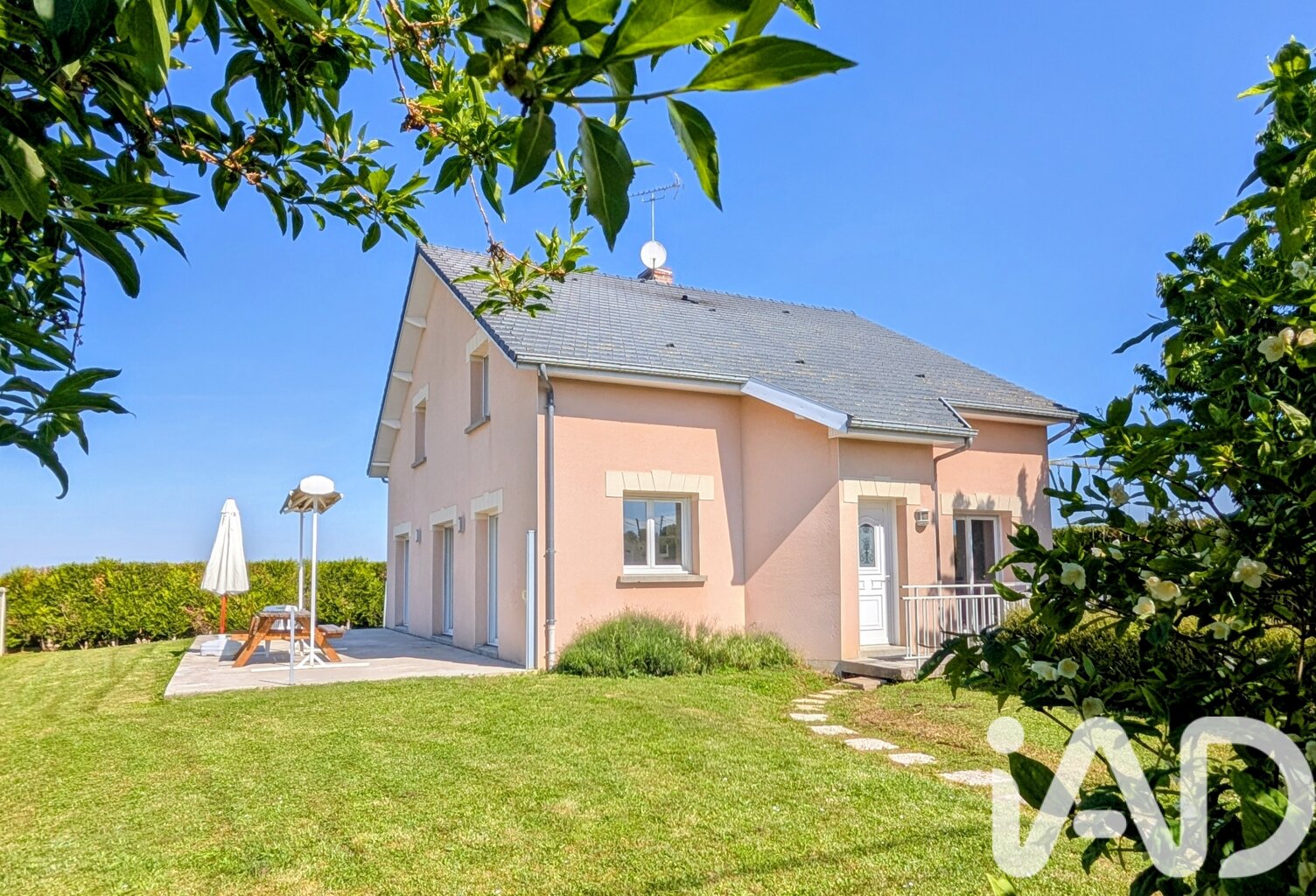 Vente Maison/villa 8 pièces — photo 1