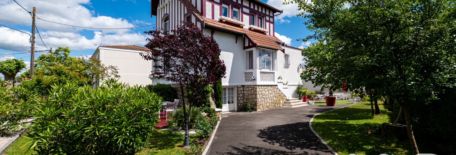 Maison 8 Pièces 217 m² à vendre à Villenave-d'Ornon (33140)