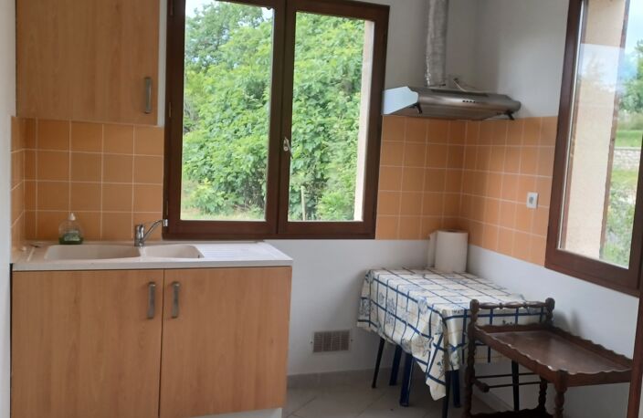 Vente Maison/villa 4 pièces — photo 2