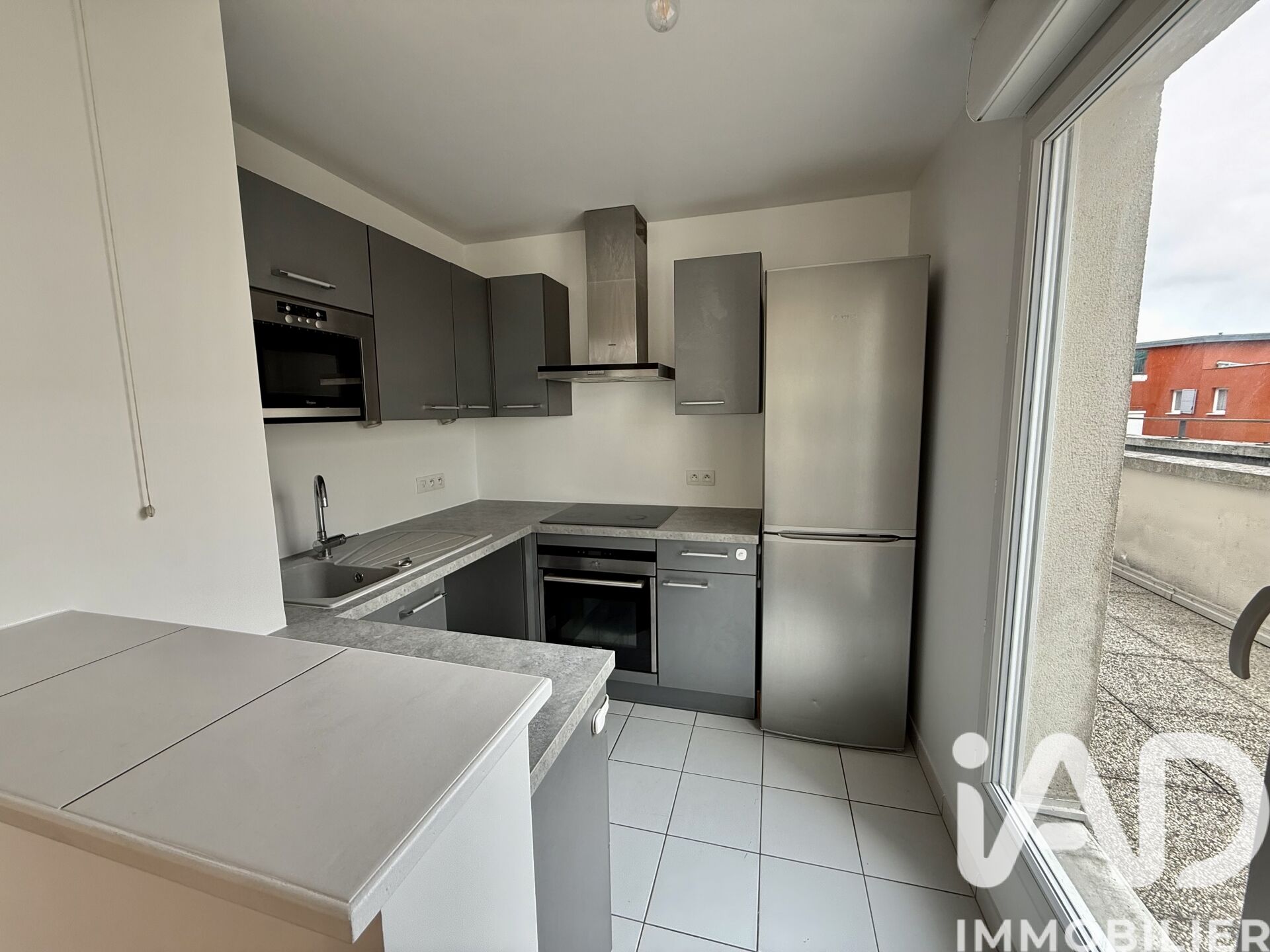 Location Appartement 4 pièces - Photo 3