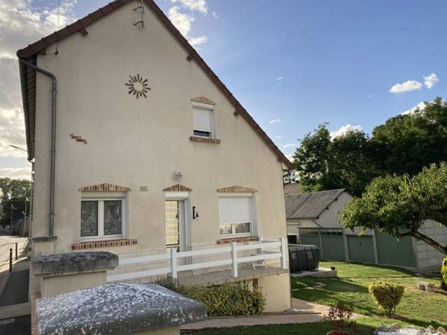 Maison de bourg de 7 pièces principales — photo du bien