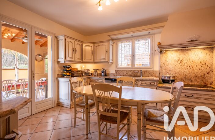 Vente Maison/villa 9 pièces — photo 2