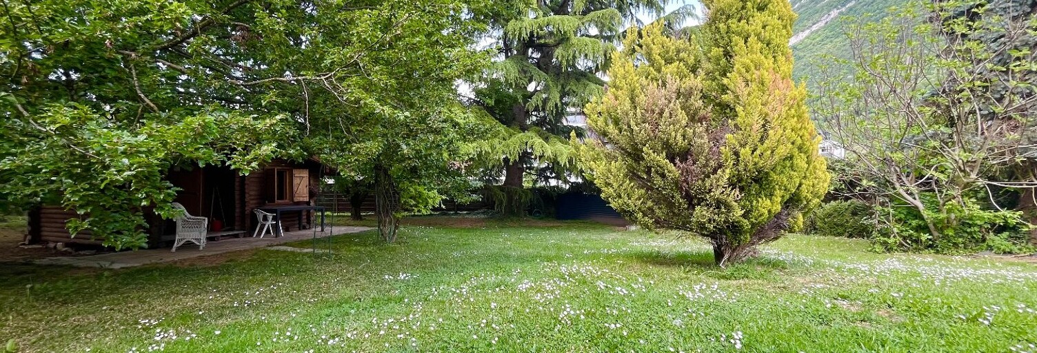 Terrain  700 m² à vendre à Challes-les-Eaux (73190)