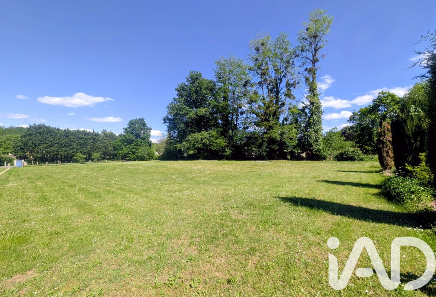 Vente Terrain 2 379 m&sup2; — photo 1