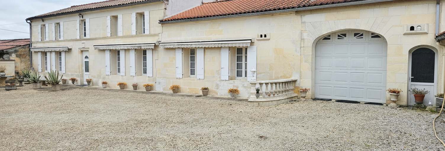 Maison 10 Pièces 265 m² à vendre à Berneuil (17460)