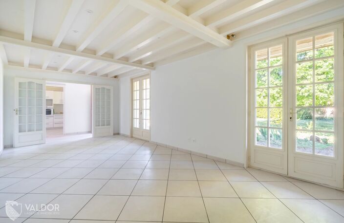Maison de plain-pied climatisée à Saint-Bernard sur 909 m² de terrain plat — photo 3