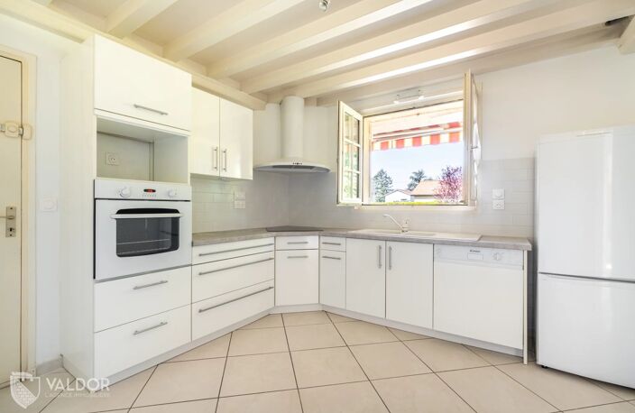 Maison de plain-pied climatisée à Saint-Bernard sur 909 m² de terrain plat — photo 4