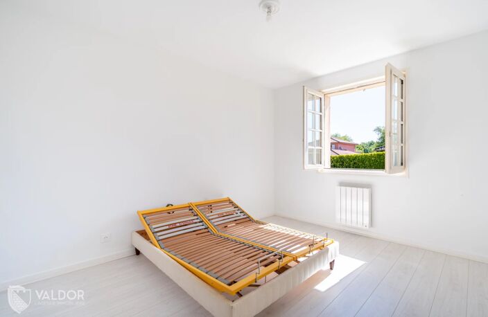 Maison de plain-pied climatisée à Saint-Bernard sur 909 m² de terrain plat — photo 5