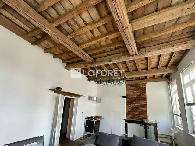 Immeuble Centre-ville  de VALENCIENNES avec Local commercial et Appartement 6 Fort potentiel — photo du bien
