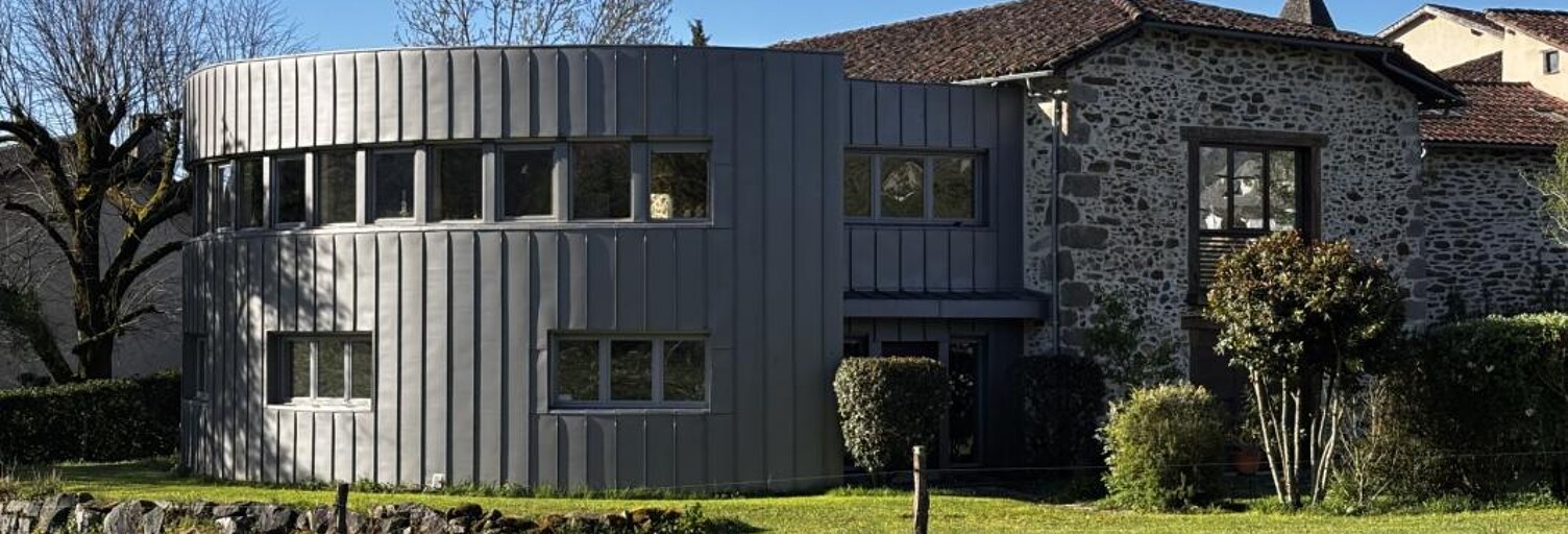 Maison 5 Pièces 267 m² à vendre à Saint-Étienne-de-Maurs (15600)