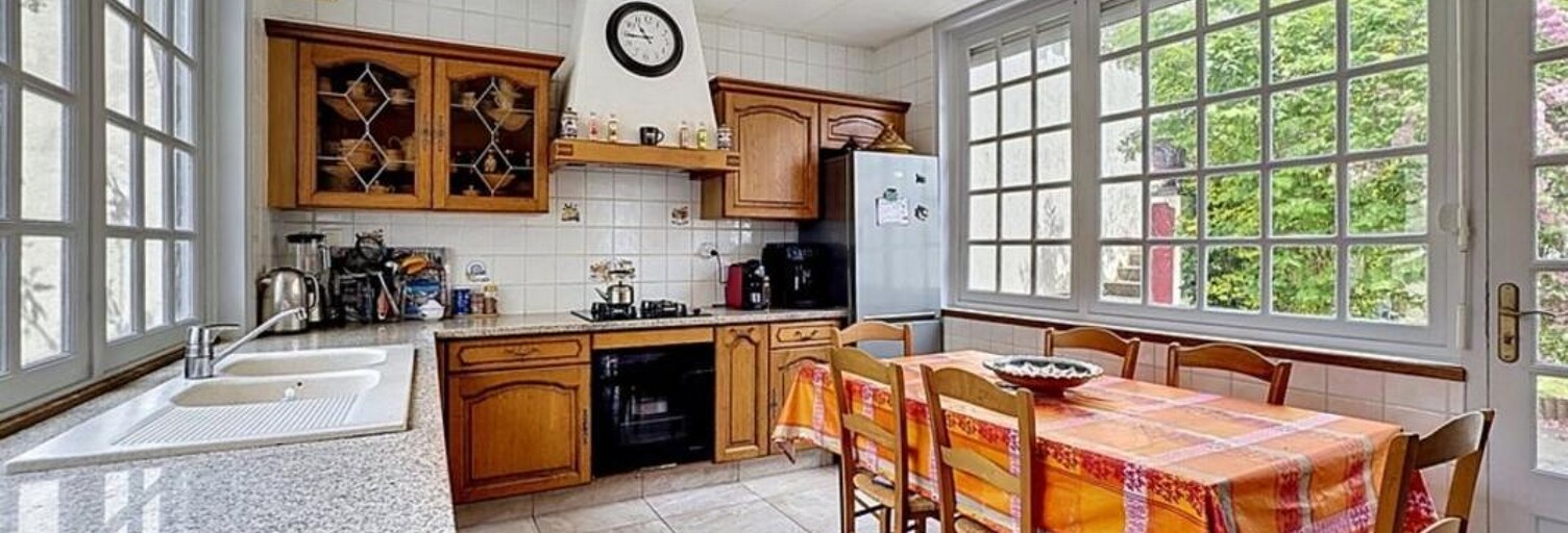Maison 8 Pièces 201 m² à vendre à Bressuire (79300)