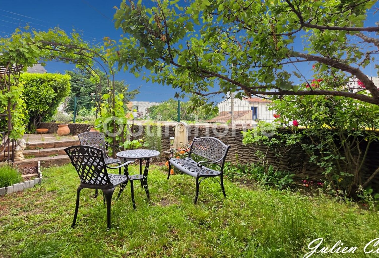 Secteur Beaulieu à Clermont-Ferrand / Limite Chamalières – Duplex 4 pièces avec jardin privatif, garage et caves — photo 1
