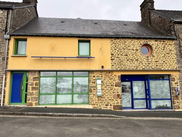 Maison de village SAINT DENIS DE GASTINES (53) — photo du bien