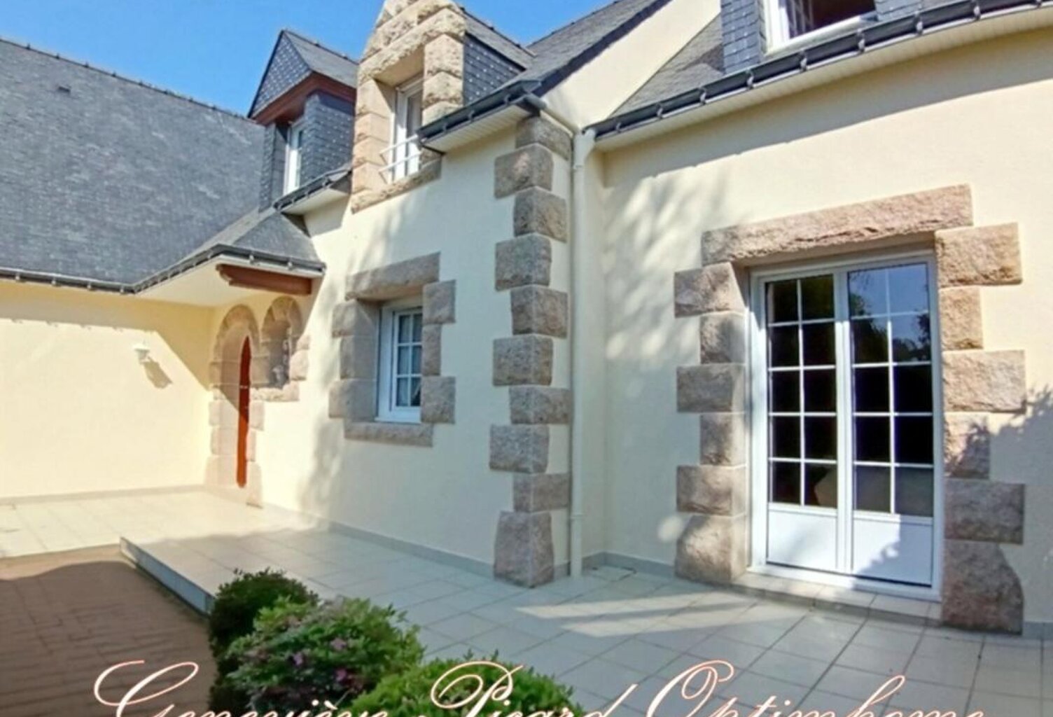 COUP DE CŒUR À PONTIVY – Maison 165 m² – Jardin paysagé 2 000 m² – Dépendance 70 m² — photo 1