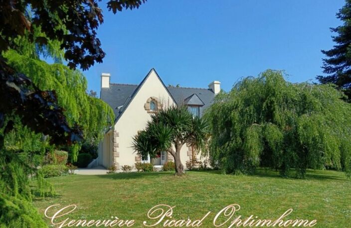 COUP DE CŒUR À PONTIVY – Maison 165 m² – Jardin paysagé 2 000 m² – Dépendance 70 m² — photo 3