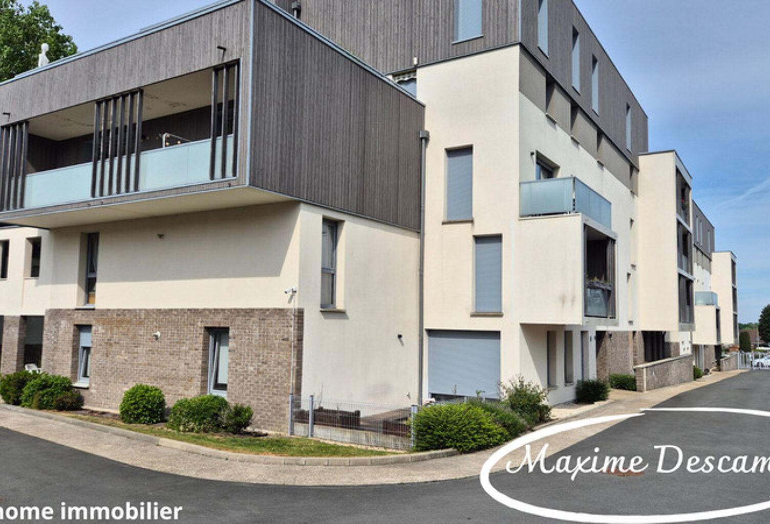 Appartement T2 dernier étage avec balcon et parking — photo 1