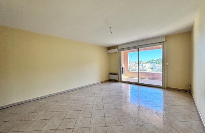 T3 — photo 3