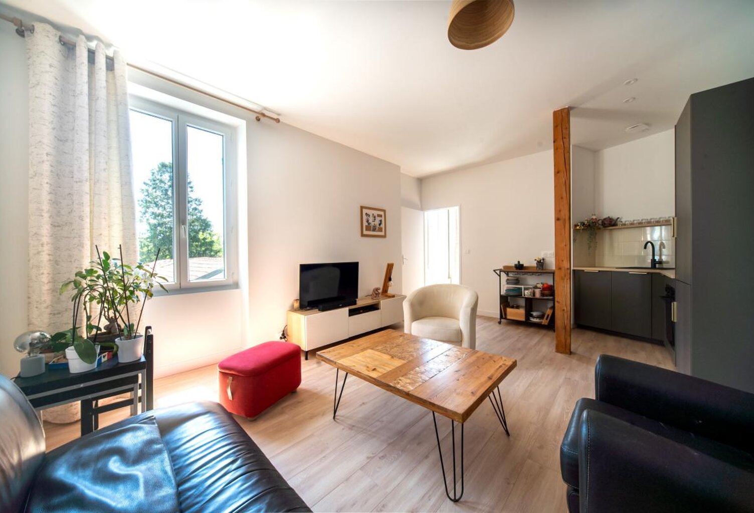 Appartement À Vendre - T3 en plein centre-ville avec grande terrasse — photo 1