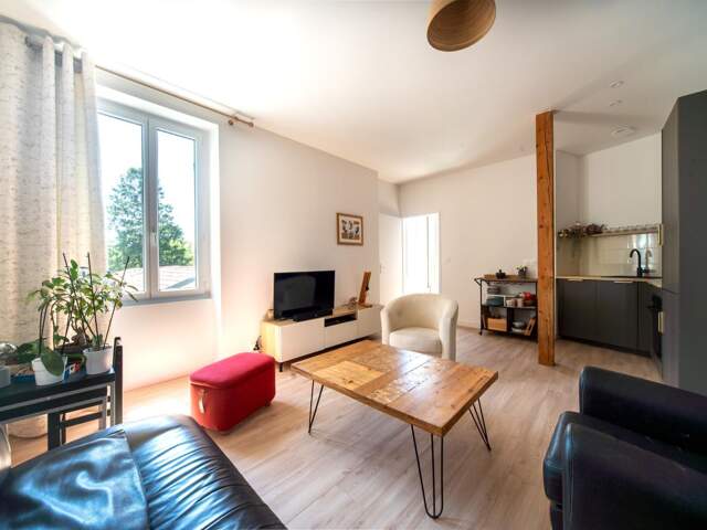 Appartement À Vendre - T3 en plein centre-ville avec grande terrasse — photo du bien