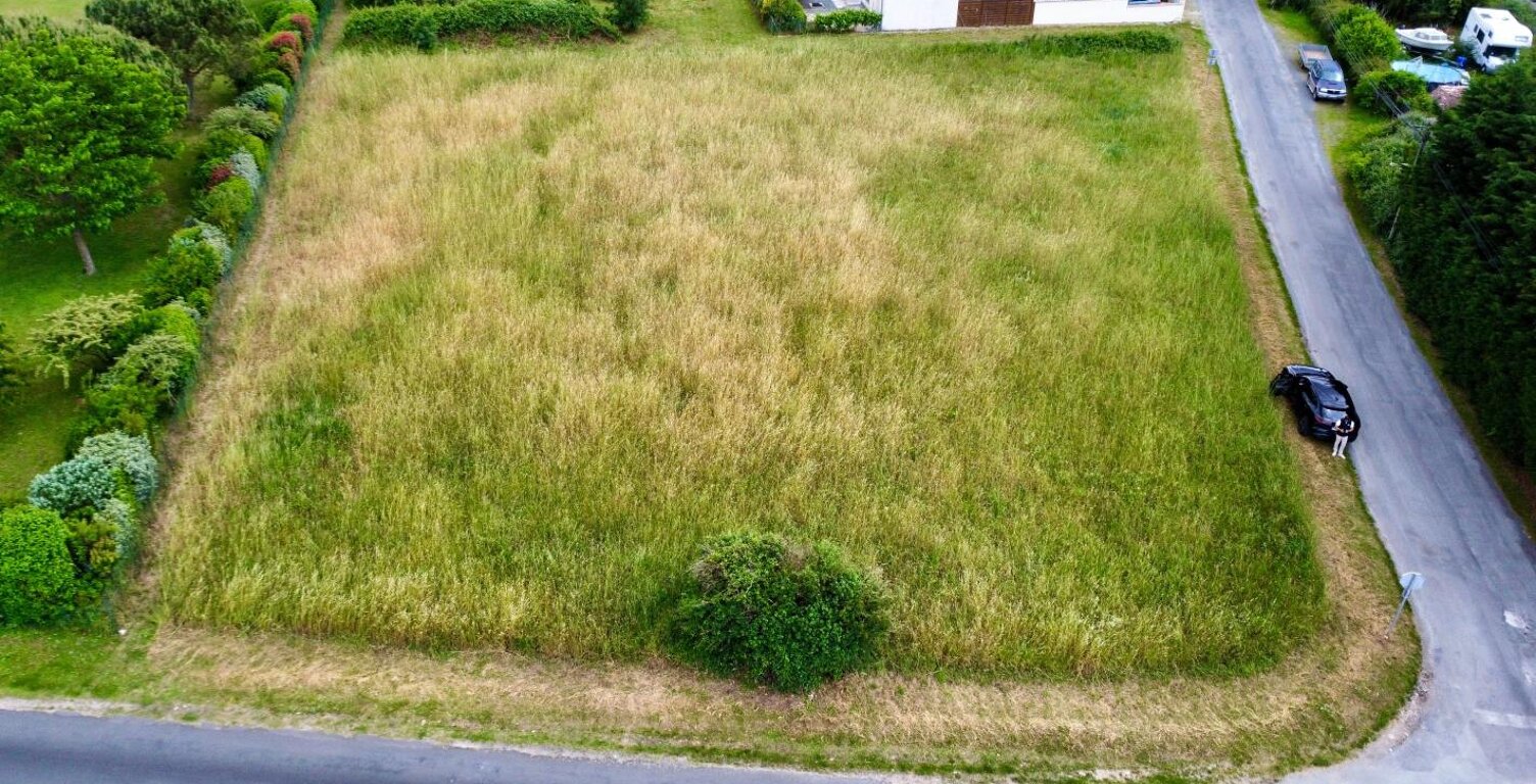 Terrain À Vendre 2543m2 CORME-ECLUSE — photo 1