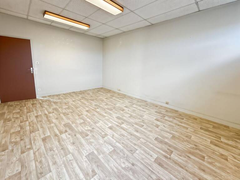   Bureau Fonctionnel de 20 m² – SARAN (Les Vallées) — photo 1