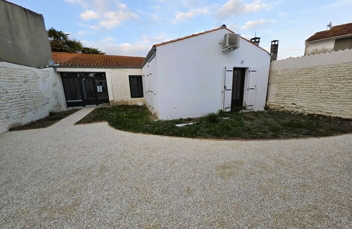 Charente Maritime (17), AV belle maison 6 pièces 101m² sur terrain 210m² idéalement située cœur ville DOLUS OLERON — photo 3