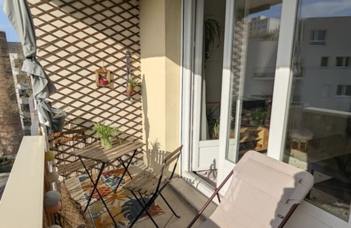 Appartement à vendre 4 pièces VILLEURBANNE (69 ) Limite Lyon 6 — photo 2
