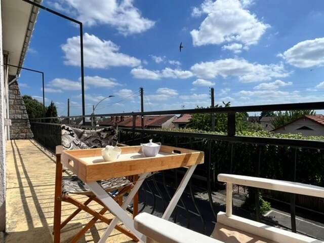 GRAND APPARTEMENT DE 120m2 - 3 CHAMBRES - CAVE - BOX — photo du bien
