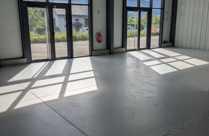Local commercial à louer proche de CHAMBERY (73)576 m² — photo 3