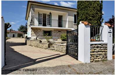 Maison à vendre 8  pièces AIGONDIGNE (79): Maison sur 2 niveaux aménagés, 3 chambres, grand garage (103 m2), dépendances, terrain clos — photo du bien