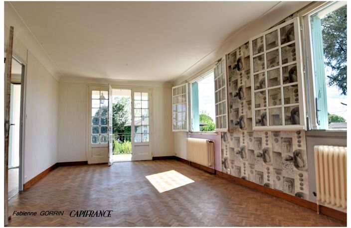 Maison à vendre 8  pièces AIGONDIGNE (79): Maison sur 2 niveaux aménagés, 3 chambres, grand garage (103 m2), dépendances, terrain clos — photo 5