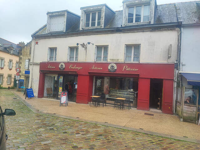 Locaux commerciaux loués à vendre DOUARNENEZ (29) — photo du bien