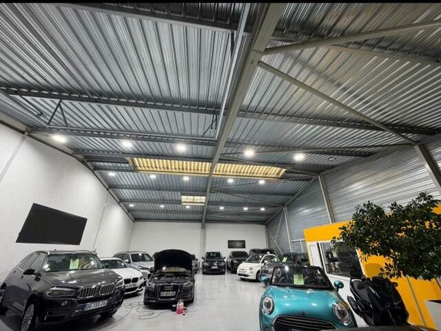 LOCAL COMMERCIAL / ENTREPÔT / GARAGE AVEC BUREAUX À LOUER / SECTEUR TOURS NORD 37 — photo du bien