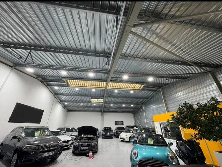 LOCAL COMMERCIAL / ENTREPÔT / GARAGE AVEC BUREAUX À LOUER / SECTEUR TOURS NORD 37 — photo 1