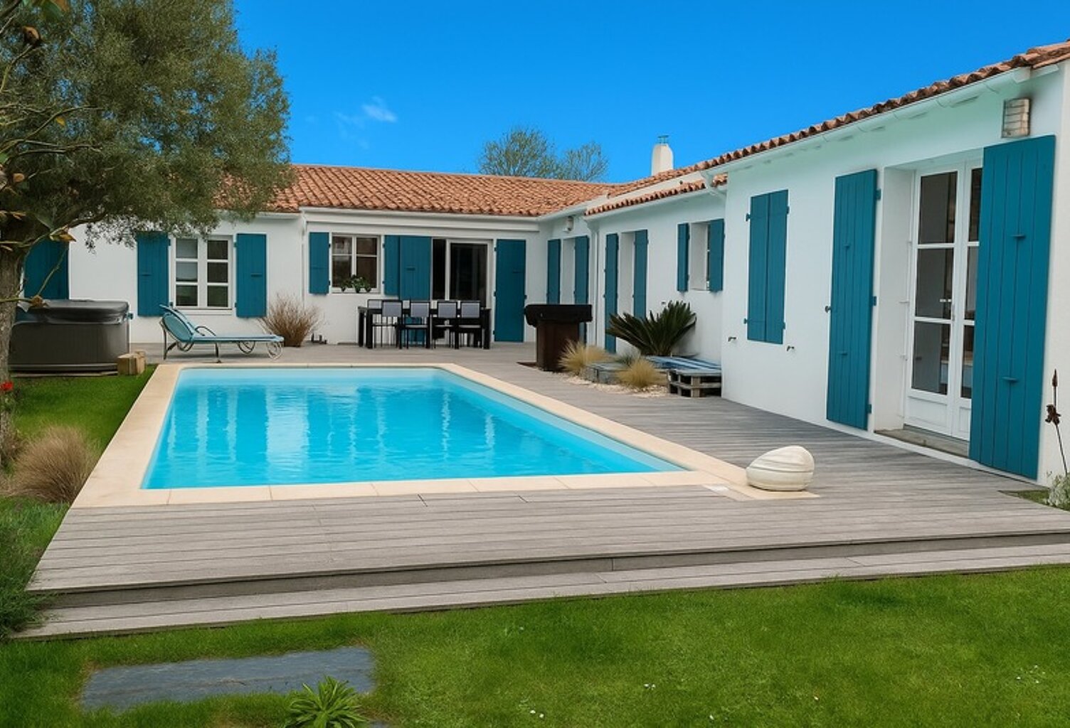 Maison à vendre 6 pièces SAINT CLEMENT DES BALEINES (17), piscine et jacuzzi — photo 1