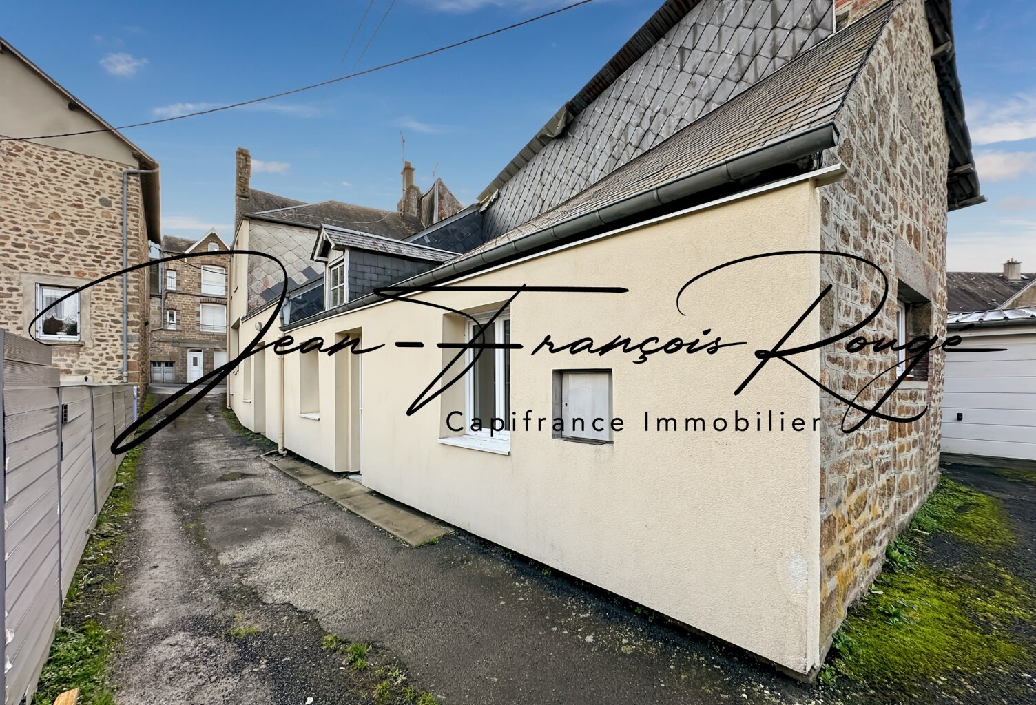 Vire, proche de l'Hippodrome, maison de ville rénovée avec trois chambres — photo 1