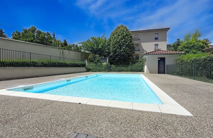 ✨ À vendre Dpt Rhône (69) – Résidence de standing avec piscine : T3 entièrement rénové  parking – env. 62 m² — photo 3