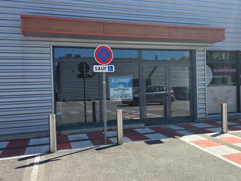 Cellule commerciale à louer proche de CHALON SUR SAONE (71) — photo 1