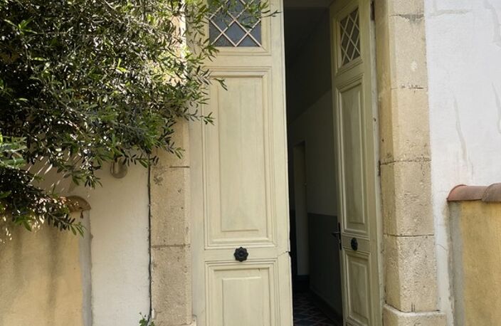 Appartement à vendre 3 pièces LEZIGNAN CORBIERES (11)- À deux pas de la gare – Charmant appartement cosy dans maison bourgeoise — photo 2