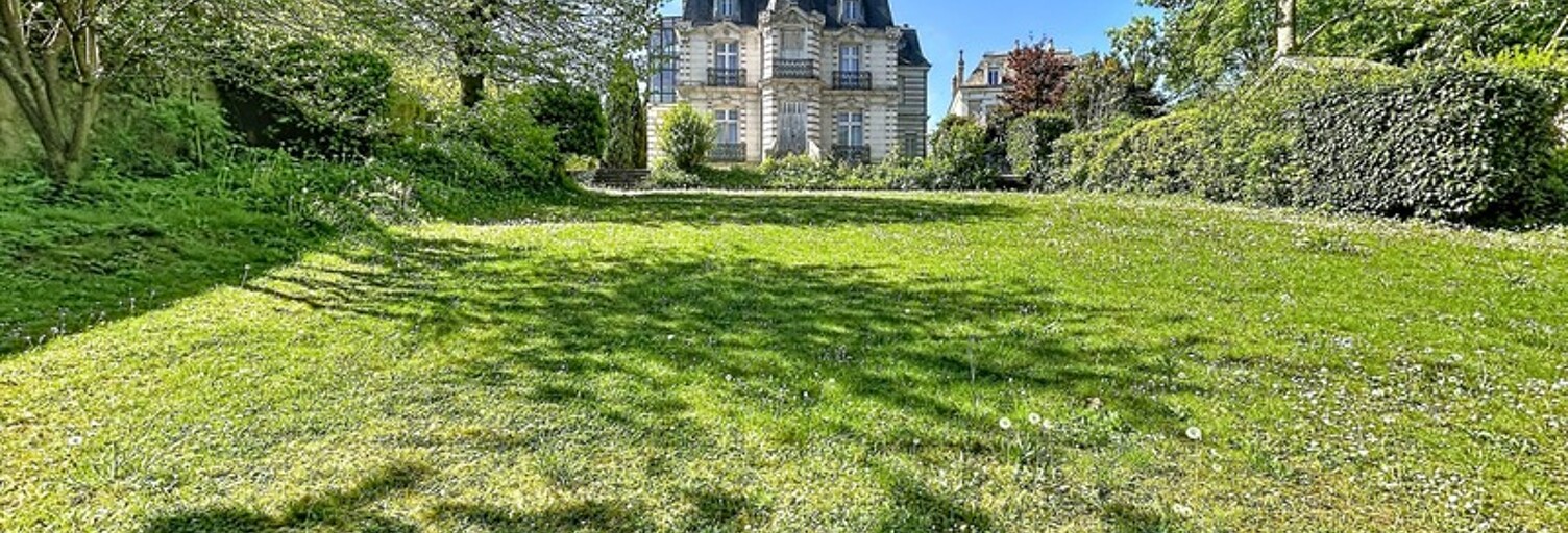 Maison 10 Pièces 337 m² à vendre à Montval-sur-Loir (72500)