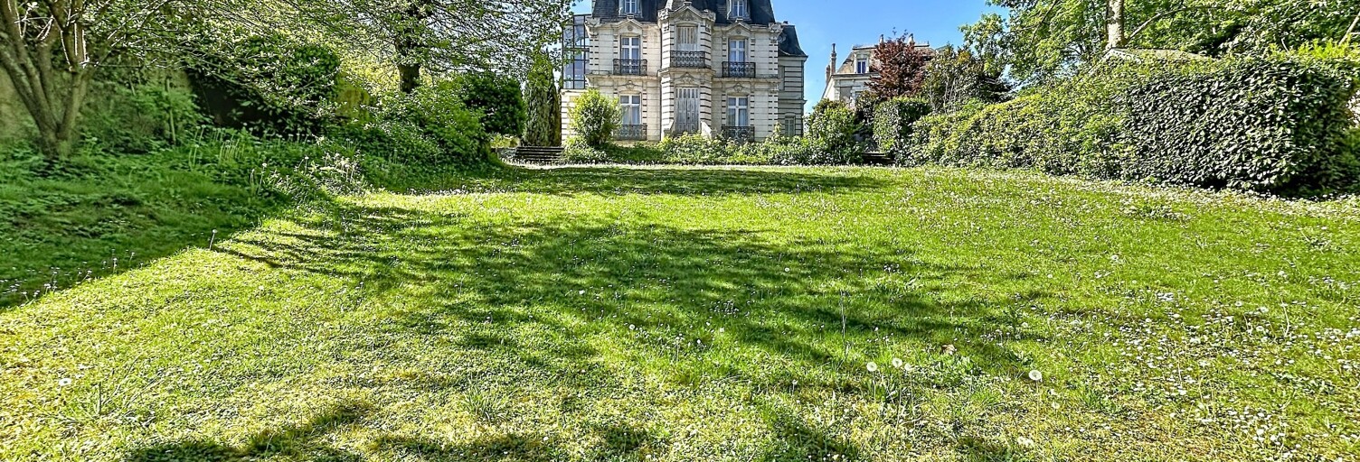 Maison 10 Pièces 337 m² à vendre à Montval-sur-Loir (72500)