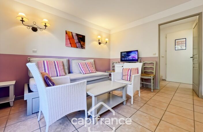 DOMAINE de PONT ROYAL, investissement locatif d'un charmant bastidon de 43 m2 , entretenu , élevé d'un étage composé de 2 chambres, jardin et emplacement pour le véhicule — photo 2