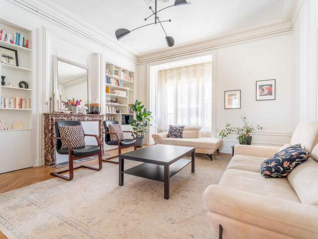 Appartement À Vendre — photo du bien