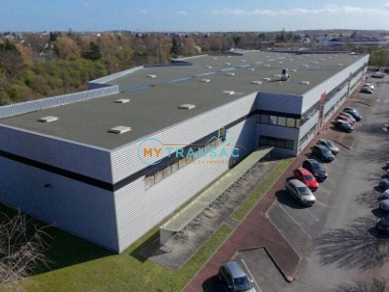 Combs A LOUER local de 1 788m² — photo 1