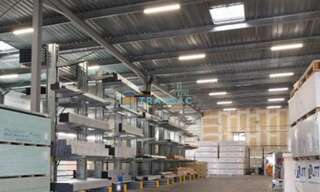 Local industriel  1364 m² à louer à Combs-la-Ville (77380)