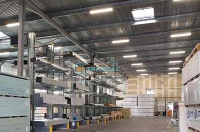Local industriel  7956 €